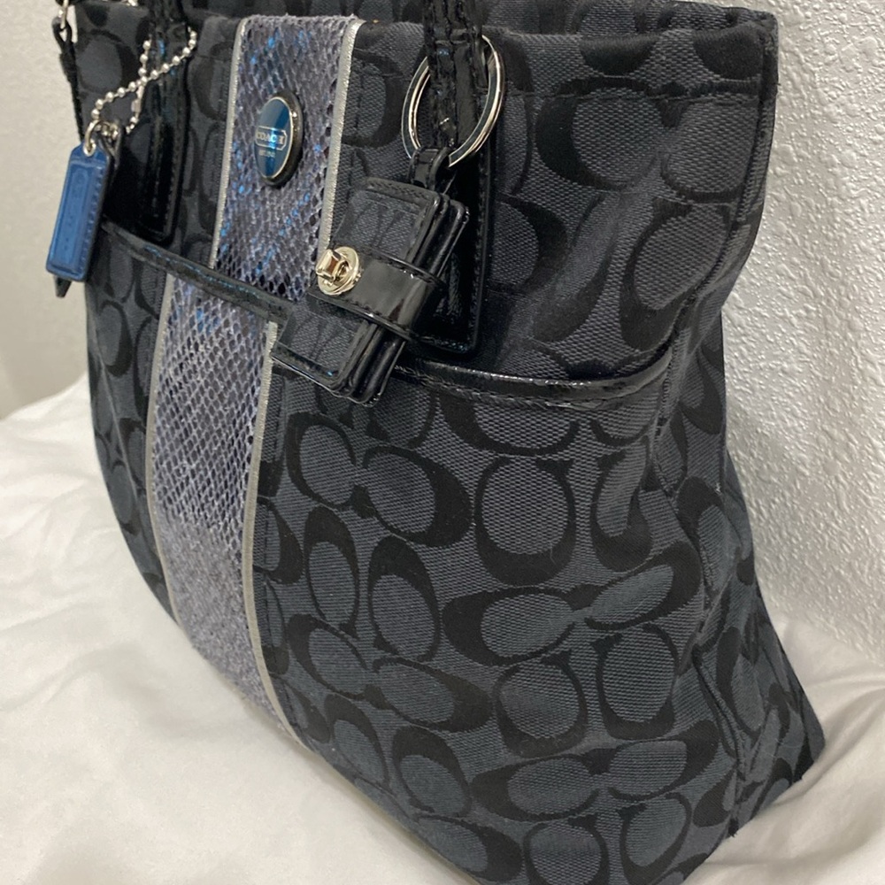 Coach Signature Python Handbag / Tote/ purse - Picture 3 of 15
